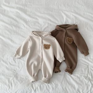 Mamelucos Otoño e invierno Ropa de bebé Monos Onepieces Traje de engrosamiento Oso polar Ropa para gatear Arnés para bebés nacidos Niños Niñas 231013