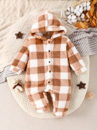 Barboteuses Automne et hiver bébé filles Onesie marron Plaid doux arctique velours pieds à capuche mignon né chaud vêtements barboteuse 231120