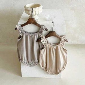Rompers Baby Girl Fashion Solid Mouwess Sling Bodysuit Simple Comfortabele katoen Sexy Flying Sheeves Jumpsuit Girls Outfits J220922