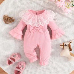 Rompers Baby Girl Newborn grenouillère Romper 0-18 mois Vêtements pour tout-petits bébé manches longues bouton de collier en dentelle Jumpsuitl2405