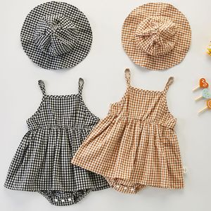 Barboteuses nées bébé filles JumpsuitHat sans manches coton Plaid enfant en bas âge fille robe barboteuse vêtements pour l'été 230607