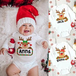 Mamelucos Nombre personalizado Bebé Medias navideñas Ropa personalizada de ciervos nacidos Niños y niñas Body de manga larga Fiesta 231115