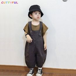 Rompertjes Cuttyful 2 stuks Jongens Zomer Overalls Set 2023 Baby Koreaans Mouwloos Kinderen Modieus Soild Jarretel Tweedelig 230907