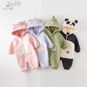 Rompers Dave Bella Baby Bodysuit Pasgeboren baby Creeper 2023 Autumn Winter Nieuwe jongens Girls Romper Casual Fashion Animal Cute DB4236421 D240425