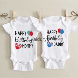 Rompers gelukkige verjaardag papa mama baby jongens meisjes romper bodysuit baby grappige letter jumpsuit outfit peuter feestkleding 0-24 maanden h240508