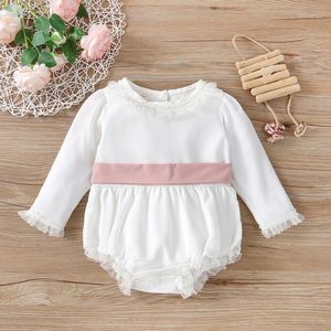 Rompertjes Baby Baby Meisje Chiffon Bodysuits Lange mouw Ronde kraag Kant Hoge taille bodysuit Losse herfsttopjes met sjerpen