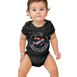 Rompers gewoon een jongen die van vliegtuigen houdt, print baby bodysuit katoen kort mouw jumpsuit voor baby's van 3-24 maandenl240514L240502