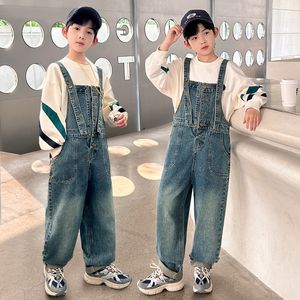 Rompertjes Kinderen Denim Overalls voor Tiener Lente Herfst Jeans Tuinbroek Meisjes Zak Jumpsuit Kinderen Jongens Broeken 4 5 7 9 11 13 jaar 230907