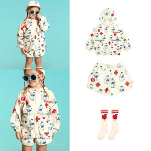 Rompers Koreaanse jas en shorts set zomerjaar in het zomerse lente merk kinderen meisje jongenskinderen sweatshirts uit het versleten pant kleding 230427