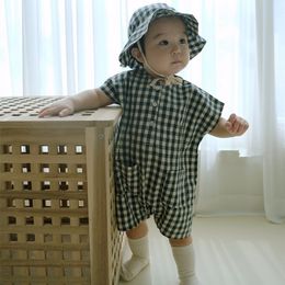 Rompers Kotak Kotak Tanpa Lengan Untuk Bayi Topi Katun Jumpsuit Perempuan Pakaian Kasual Mode Musim Panas 2023 230516