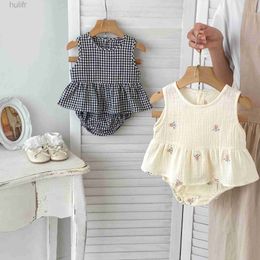 Rompers Milancel Summer Sweet Cotton Linen Baby Clothing Sweatshirt décontracté et short 2pcs Stuilateur à sweat à sweat pour nourrissons D240425