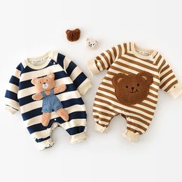 Rompers Milancel Winter Baby Rompers Dikke Lining Boys Dessen Striped Girls Jumpsuits Bear Outfit 230316