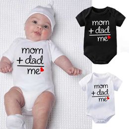 Rompers Preschool Baby Clothing Jumps Suit Mom and Papa = J'adore imprimer un nouveau-né pour bébé Coton Vêtements de combinaison 0-24M D240516
