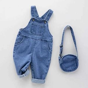 Rompers Spring herfst Nieuwe kinderen overalls jongens meisjes universele modieuze jeans baby buitenlandse smaak veelzijdige denim overalls t240509