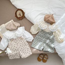 Rompers lente zomer peuter babymeisjes kleren pak met lange mouwen met lange mouw katoenen shirt ingedrukte riem shorts baby meisjes kleding set 230427