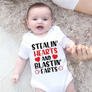Rompers stealin coeurs et dynamitage pets drôles imprimé de bodys de bébé imprimé nouveau-né pour enfant en bas âge à manche courte
