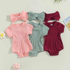 Rompers Summer Baby Girls Vêtements Solite en tricot à manches courtes à manches courtes et combinaisons de tons de taille en jeu Contrôlements Contrôlés H240507