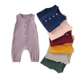 Rompers zomer geboren baby babyjongens meisjes romper jumpsuits onepiece overalls solide kleur mouwloze mousseline babykleding 230322