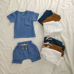 Rompers zomer kinderen meisjes kleding outfits solide mousseline babyjongen sets korte mouwen t -shirt voor geboren pak katoen outfit 03T 230427