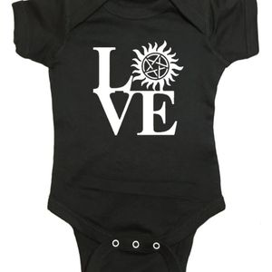 Rompertjes bovennatuurlijke baby onesie liefde bodysuit kleding peuter geboren zwangerschap aankondiging 231019