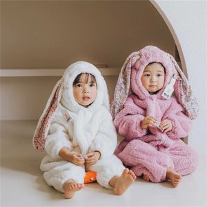 Rompertjes Winter Baby Meisjes Jongens Konijn Romper Slouchy Comfortabele Rits geboren Jumpsuit Capuchon Pyjama Baby Jongens Pluche Homewear Outfits 231010