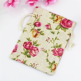 Sac cadeau en lin à fleurs de roses, 9x12cm, 10x15cm, 13x17cm, paquet de 50 pochettes à cordon pour fête d'anniversaire et mariage, sack239r300H