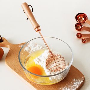 Batteur à œufs en hêtre Rose or avec manche en bois, mélangeur à œufs à main en métal, fouet à crème mousseuse, ustensile de cuisson, outils de cuisine Q735
