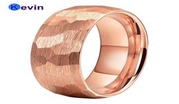 Rose Gold Hammer Ring Tungstten Carbide Mariage Band pour hommes Femmes Finishage à multiples face