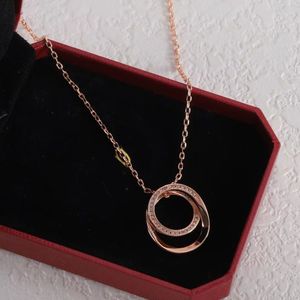 Collier personnalisé en strass en or rose