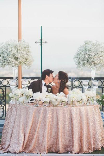 ローズゴールドスパンシンテーブルクロス覆われたパブテーブルとスパンコールのテーブル服卸売デザイン結婚式パーティーキラキラスパンシンテーブルクロス