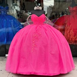 Rose rouge brillant Quinceanera robes 2024 Gril doux 15 16 robe de fête d'anniversaire 2024 épaule chérie dos nu robe mexicaine