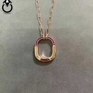 Rose même sens de conception petite tête collier diamant en U