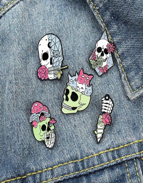 Rose Series Skull Mushroom Brooches épingles en alliage peinture de chats Cat Flowers Collar Badge pour Halloween Gift Skeleton Knapsack Clothes Wear1569411