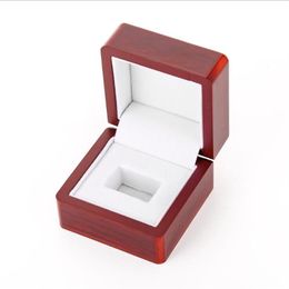 Caja de regalo de madera para anillo campeón de joyería de palisandro 2883