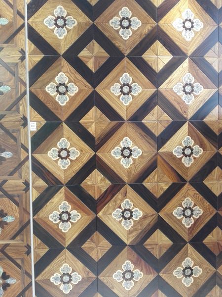 Palissandre Bois Merbau Parquet profilé Poire asiatique Parquet Sapele Bois parquet ciré Chêne de Russie art et artisanat Personnel de maison Housse de meuble