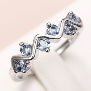 Ronde Blauwe Zirconia Zilveren Kleur Vingerring Voor Vrouwen Temperament Vrouwelijke Bruiloft Mode-sieraden