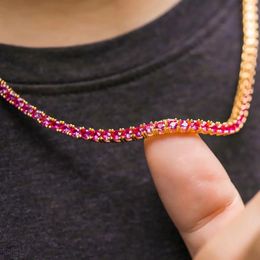 Corte redondo helado hacia fuera 3MM Ruby Pink Cubic Zirconia CZ Cadena de tenis HipHop de calidad superior Collar de color oro Cool Men Boy Jewelry 240311