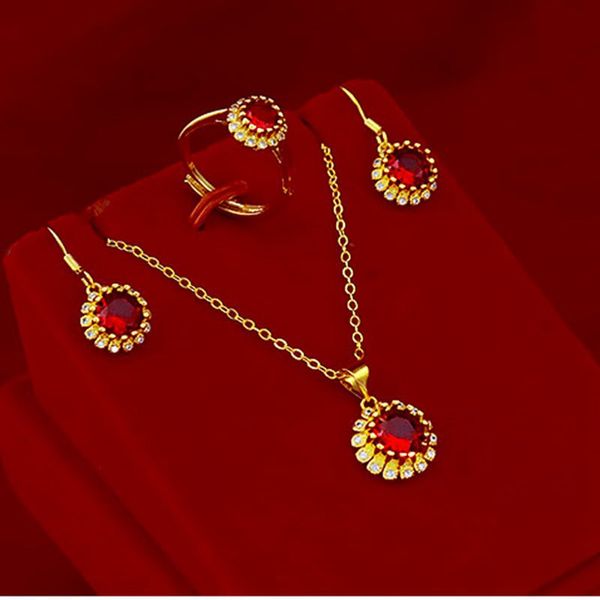 Ensemble de bijoux brillants en zircon rouge de coupe ronde, or jaune 18 carats rempli de tournesol en forme de classique pour femmes, pendentif, boucles d'oreilles, bague, ensemble magnifique En
