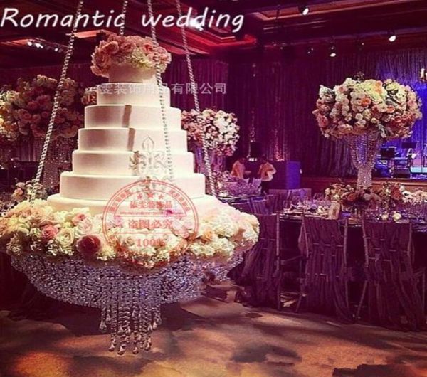 Round D60 Crystal Chandelier Cake Stand suspendu avec une table de gâteau en perles en cristal pour la décoration d'anniversaire de fête de mariage3162443