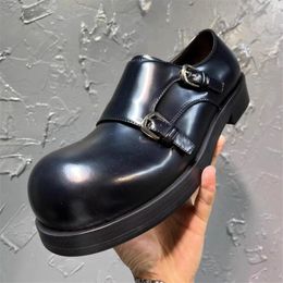 Round Head Buckle Men Derby Robe Shoe Fashion Geothesine Leather Man Party Party Shoe