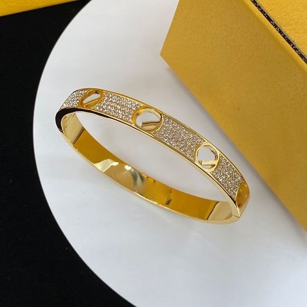 Pulseras de geometría hueca redonda Pulsera chapada en oro de 18 k Pulseras con broche de diamante completo Joyería de regalo de fiesta elegante de moda para mujer