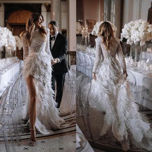 Round Neck Pearls Mermaid Wedding Jurken Fashion Full Sleeve Feather Bridal Togels Custom Made Sweep High Split Vestido de Novia