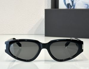 Lunettes de soleil ovales rondes Cadre en cristal noir avec lentilles gris foncé Femmes Men Summer Shades Sémoirs Lunettes de Soleil UV400 Eyewear