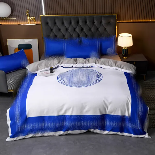 Juegos de cama de diseño azul real con letras en V impresas tamaño queen y king, funda nórdica para dormitorio, sábanas de diseño de primavera, fundas de almohada, fundas de edredón de lujo de satén de seda, 4 piezas