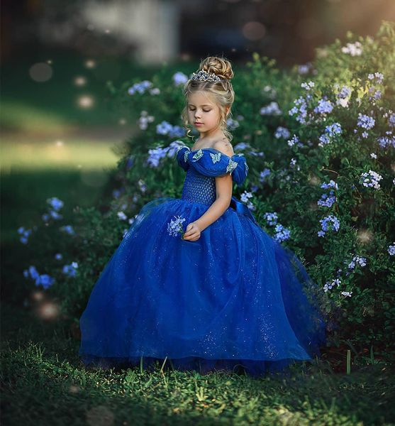 Vestidos de niña de flores azul real Mariposa fuera del hombro Sin mangas Ropa de fiesta de cumpleaños para boda Arco hasta el suelo Vestidos de desfile para bebés pequeños