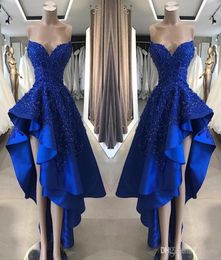 Robes de cocktail de bal bleu royal haut bas image réelle une ligne appliques de perles chérie asymétrique longues robes de soirée 9132233