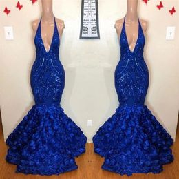 Royal Blue Mermaid Prom Dresses Sexy African Hundiendo el cuello Sin mangas Lentejuelas Rose Flowers Vestidos de noche largos Vestidos237W