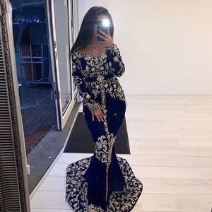 Bleu royal marocain caftan velours robes de bal élégantes manches longues sirène formelle robes de soirée or dentelle appliques arabe Dubaï fête occasion spéciale porter 2023