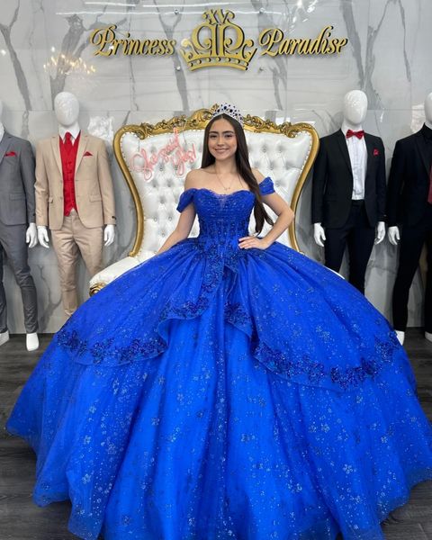 Robes de princesse bleu royal sur les paillettes d'épaule paillettes Appliques Vestido de Quinceanera Tulle Sweet Masquerade Robe