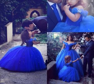 Vestidos de la niña de las flores de boda de la princesa azul real Tutu Hopfy Off Shoulder CRISTALES brillantes 2020 Niñas pequeñas Pageant Communi4794929